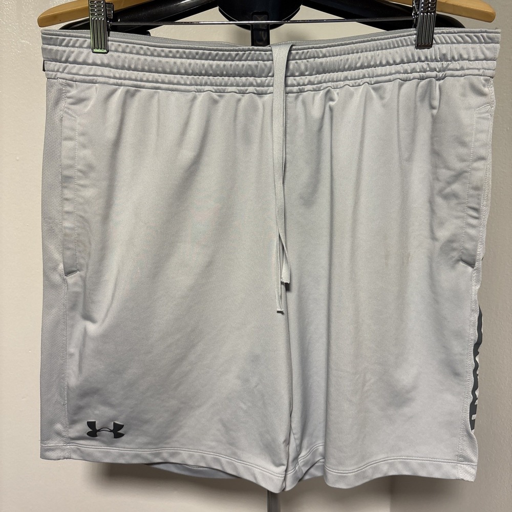 Under Armour HeatGear Mens Gray Athletic Training Shorts Fitted Large L Pockets